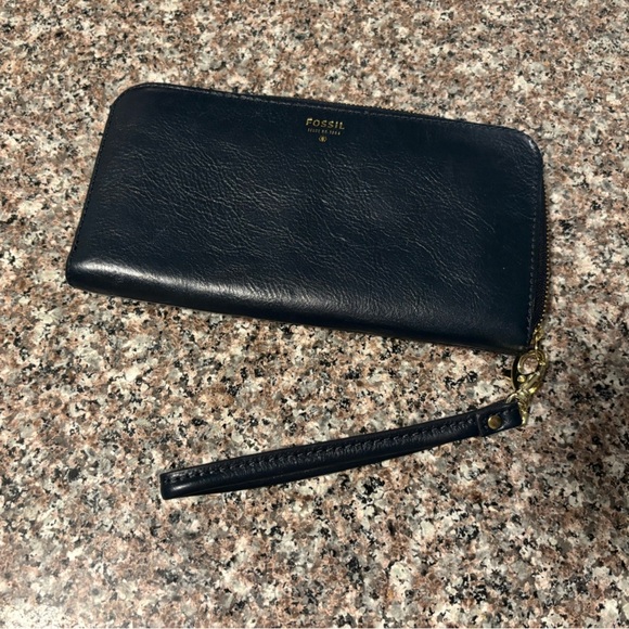 Fossil Navy Leather Wristlet with Gold Accents - Picture 1 of 5